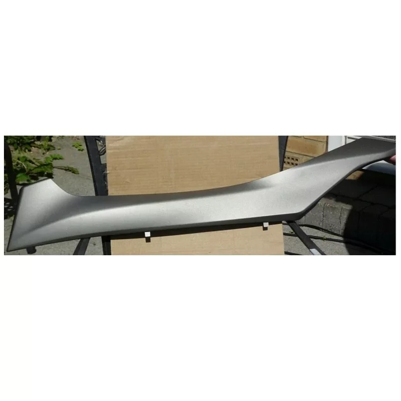 Yamaha 1DK-F7482-00-P2 Moulure Repose-pied (gauche) Majesty 125 ‘14 Prix Cassé